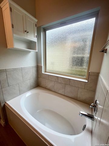 6011 Travis Summit, San Antonio, TX 78218
