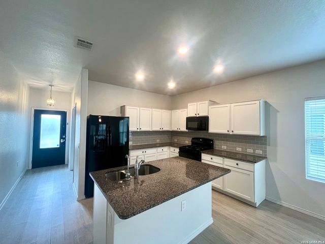 6011 Travis Summit, San Antonio, TX 78218