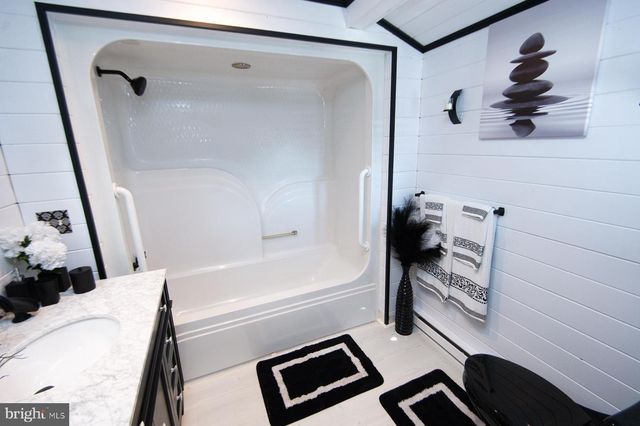 521 ACADEMY ST, Hurlock, MD 21643