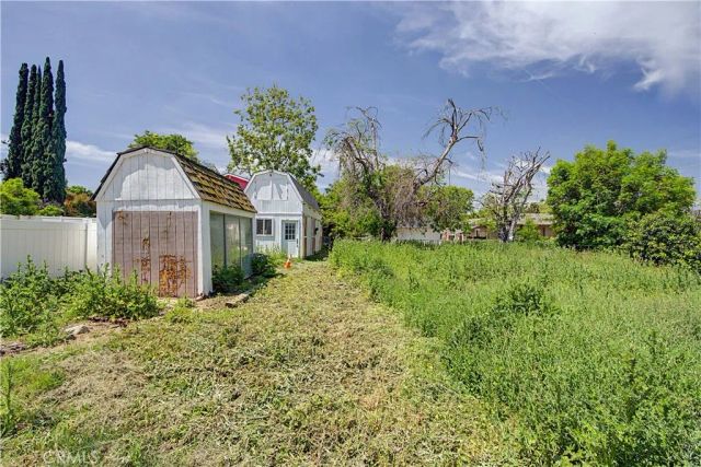 5733 Oakdale Avenue, Woodland Hills, CA 91367