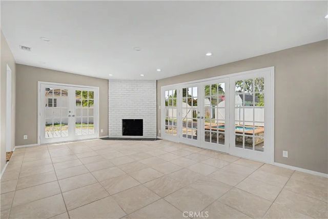 5733 Oakdale Avenue, Woodland Hills, CA 91367