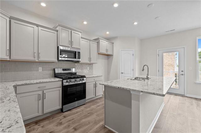 126 Freeman DR, Hampton, VA 23666