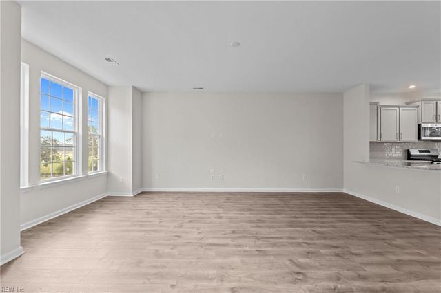 126 Freeman DR, Hampton, VA 23666