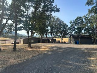 250 Robleda Drive, Central Point, OR 97502