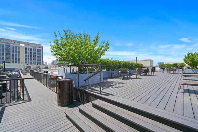 758 N Larrabee Street 514, Chicago, IL 60654