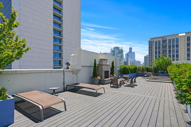 758 N Larrabee Street 514, Chicago, IL 60654