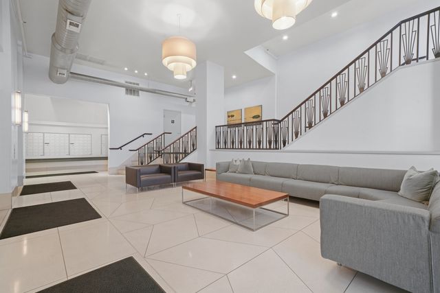 758 N Larrabee Street 514, Chicago, IL 60654