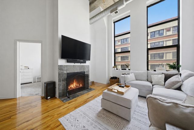 758 N Larrabee Street 514, Chicago, IL 60654