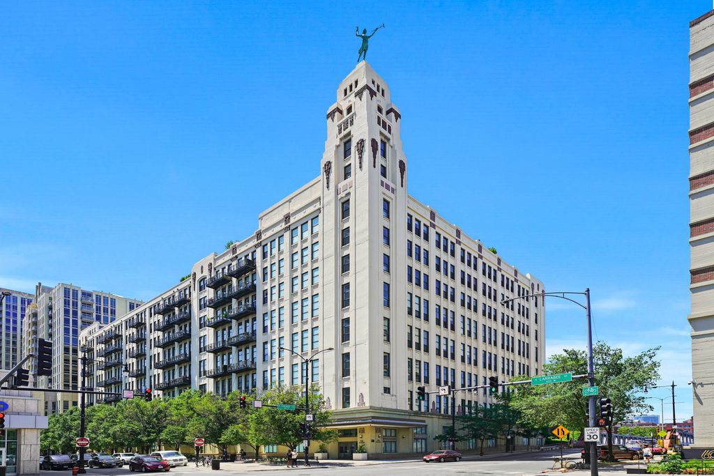 758 N Larrabee Street 514, Chicago, IL 60654