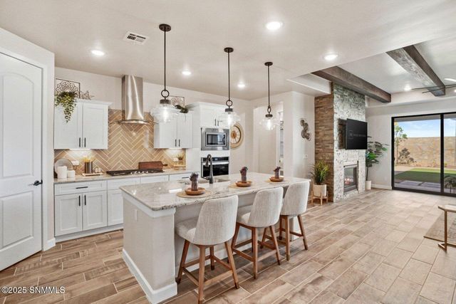 1067 San Cristobal Drive, Las Cruces, NM 88012