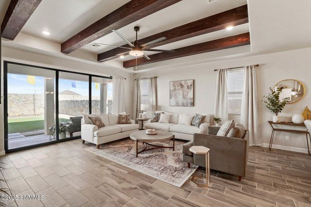 1067 San Cristobal Drive, Las Cruces, NM 88012