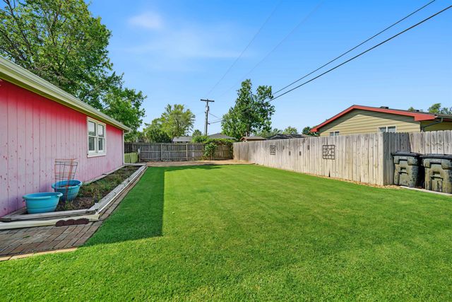 2508 Simmons, Salina, KS 67401