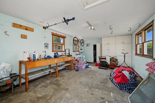2508 Simmons, Salina, KS 67401