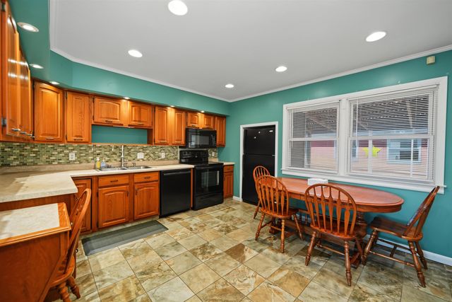 2508 Simmons, Salina, KS 67401