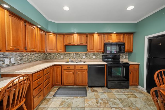 2508 Simmons, Salina, KS 67401
