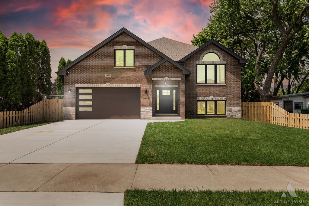 8650 Lockwood Avenue, Burbank, IL 60459