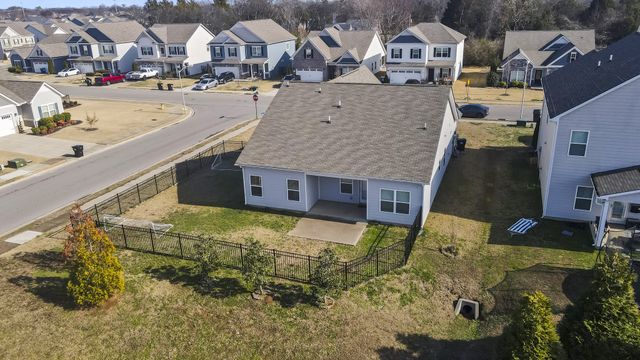 3222 Briar Chapel Dr, Murfreesboro, TN 37128