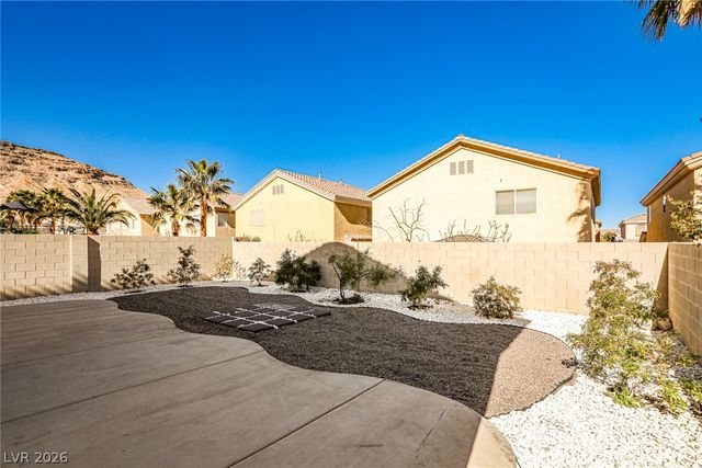 242 Rusty Plank Avenue, Las Vegas, NV 89148