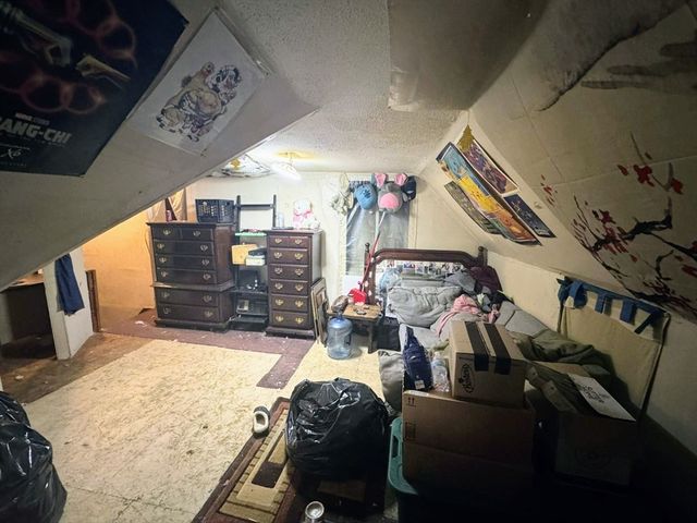 81 High St, West Springfield, MA 01089