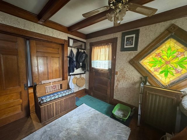 81 High St, West Springfield, MA 01089