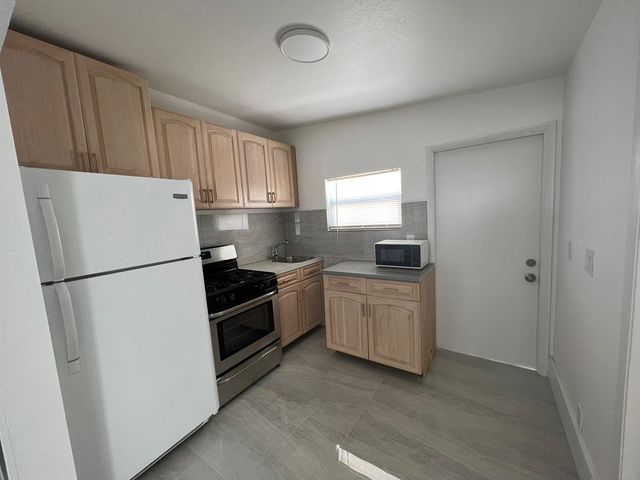 4040 NE 12TH Terrace, Pompano Beach, FL 33064