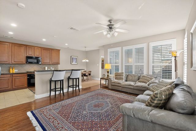 457 Arbol, Irving, TX 75039