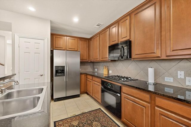 457 Arbol, Irving, TX 75039