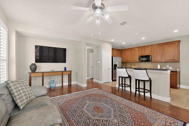 457 Arbol, Irving, TX 75039