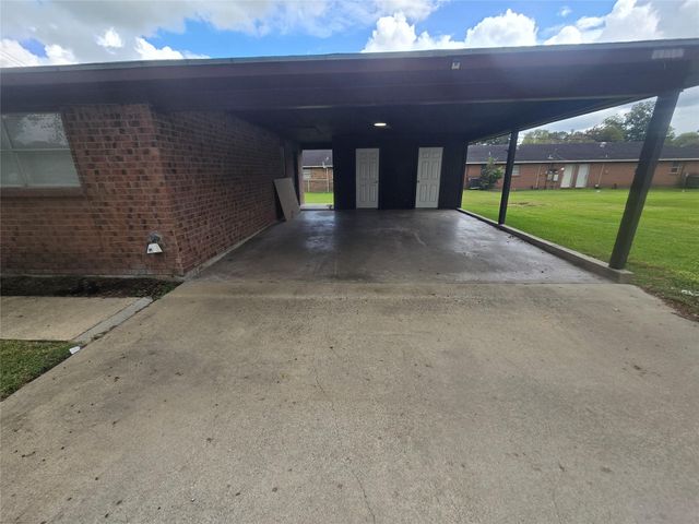 3453 W Highway 6 1, Alvin, TX 77511