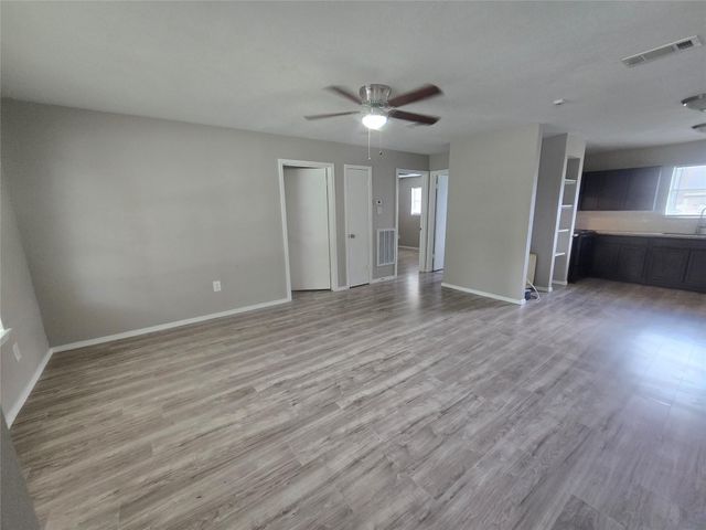 3453 W Highway 6 1, Alvin, TX 77511