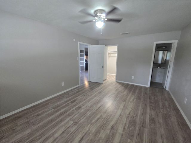 3453 W Highway 6 1, Alvin, TX 77511