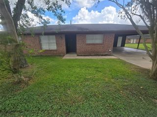 3453 W Highway 6 1, Alvin, TX 77511