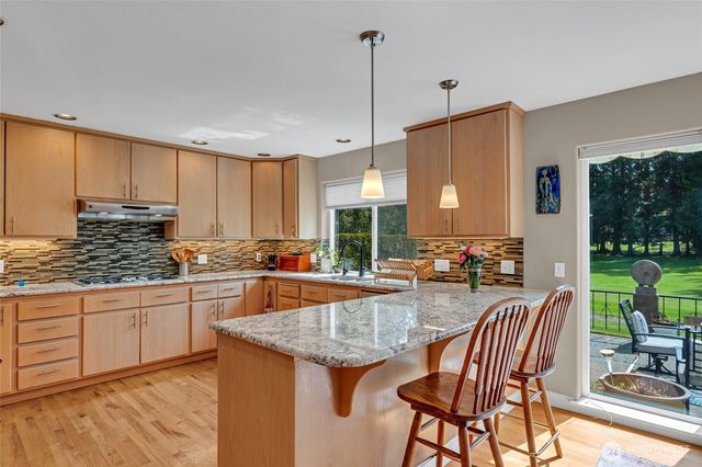 302 Foursome Drive, Sequim, WA 98382