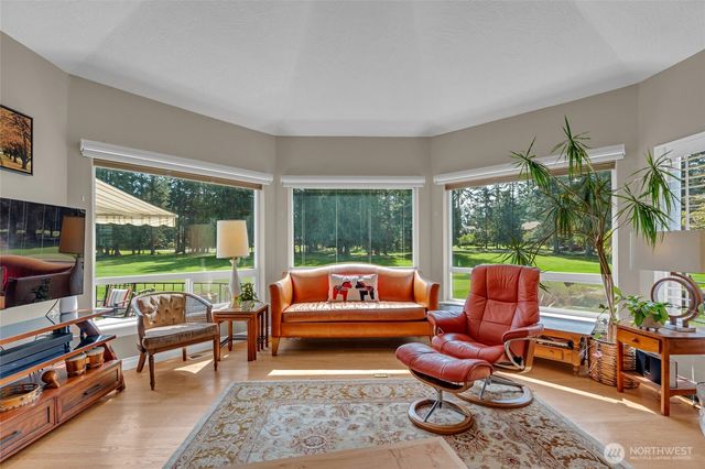 302 Foursome Drive, Sequim, WA 98382