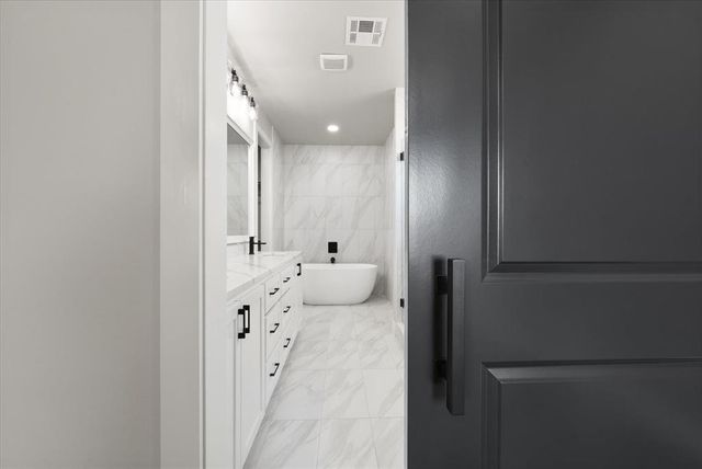 7129 NW 155th Street, Edmond, OK 73013