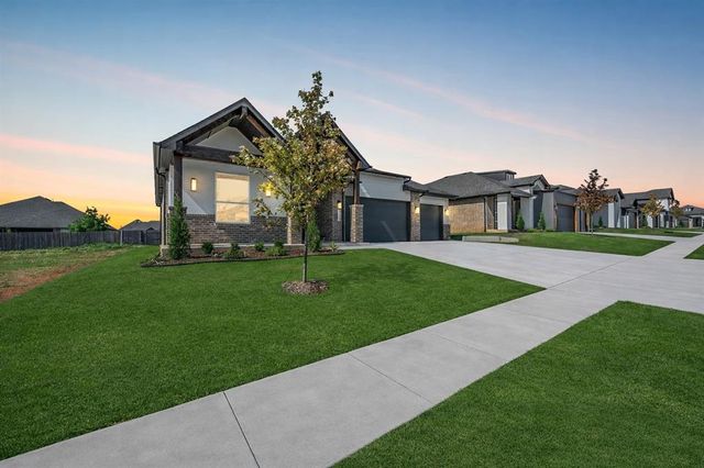 7129 NW 155th Street, Edmond, OK 73013