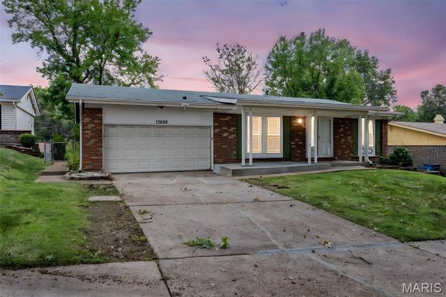 11636 Macrinus Drive, Florissant, MO 63033