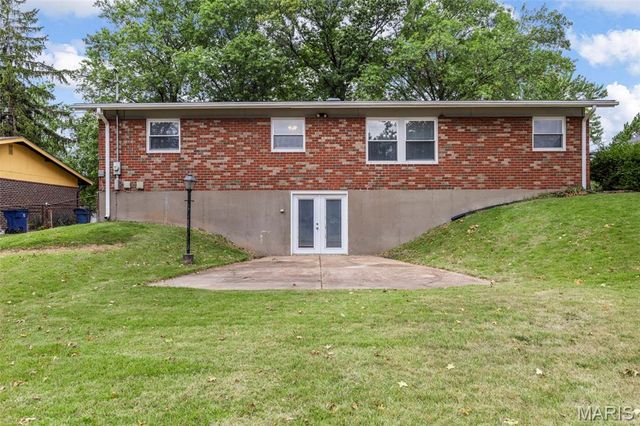 11636 Macrinus Drive, Florissant, MO 63033