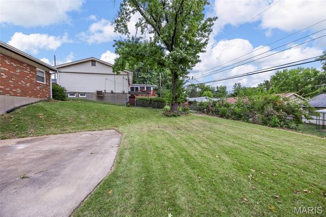 11636 Macrinus Drive, Florissant, MO 63033