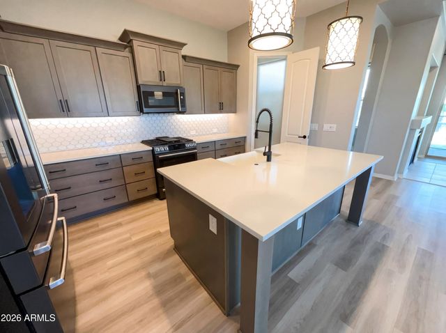 3956 E ARABIAN Drive, Gilbert, AZ 85296