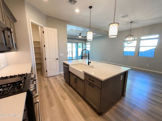 3956 E ARABIAN Drive, Gilbert, AZ 85296