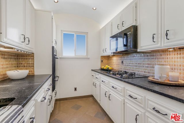 211 California Avenue 501, Santa Monica, CA 90403