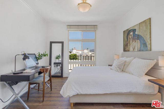211 California Avenue 501, Santa Monica, CA 90403