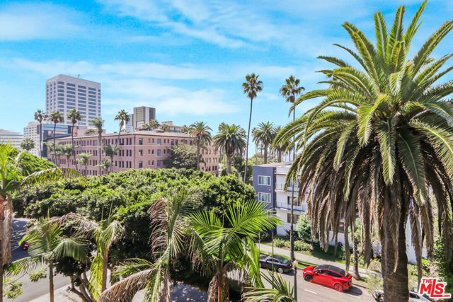 211 California Avenue 501, Santa Monica, CA 90403