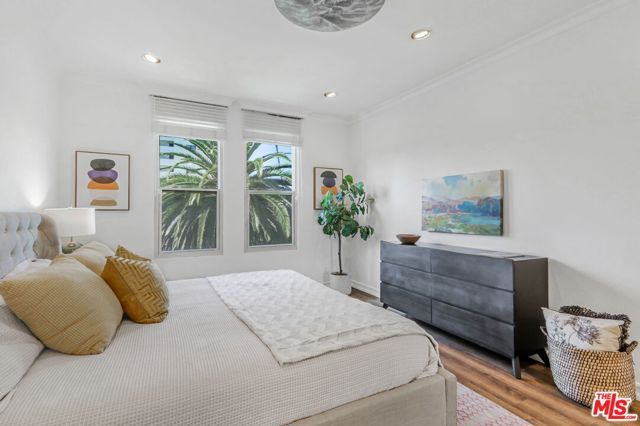 211 California Avenue 501, Santa Monica, CA 90403