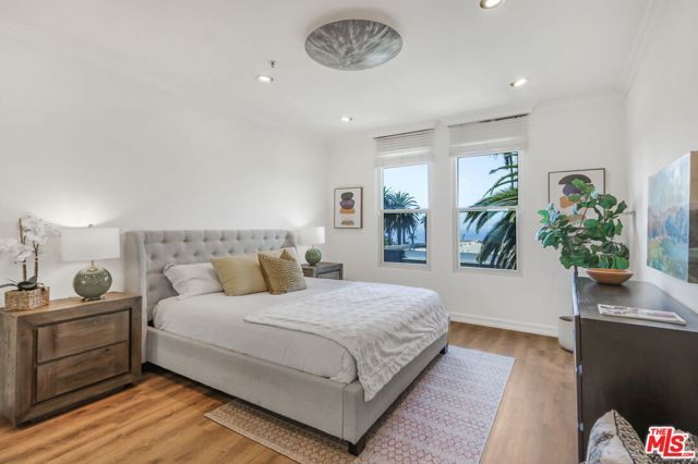 211 California Avenue 501, Santa Monica, CA 90403