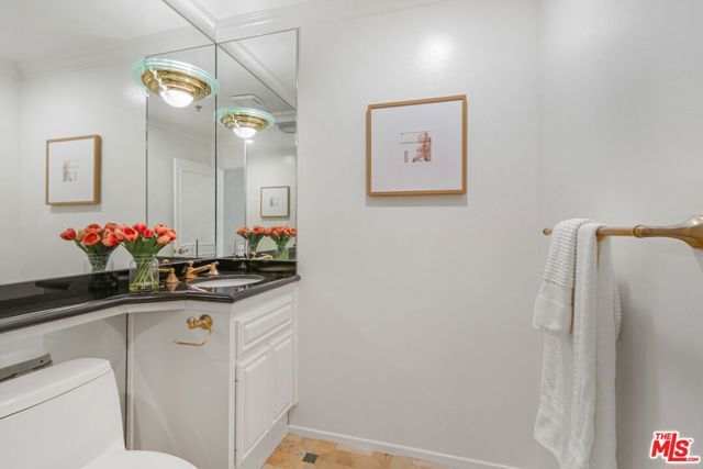 211 California Avenue 501, Santa Monica, CA 90403