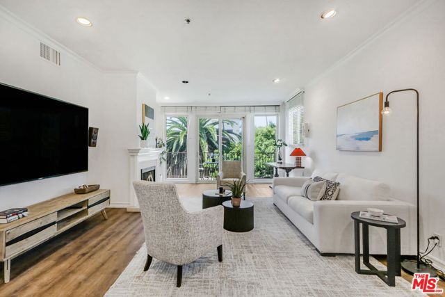 211 California Avenue 501, Santa Monica, CA 90403