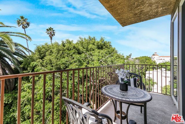 211 California Avenue 501, Santa Monica, CA 90403