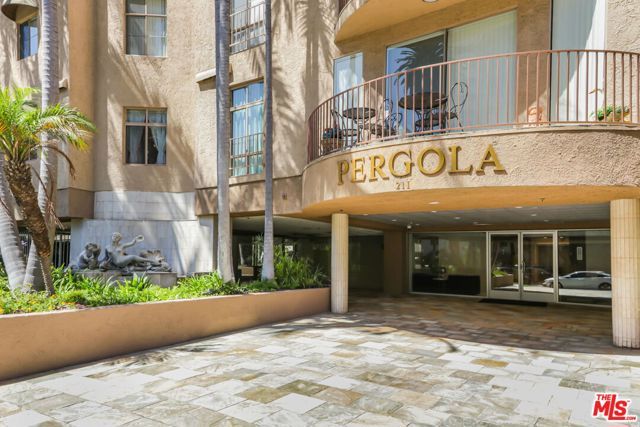 211 California Avenue 501, Santa Monica, CA 90403